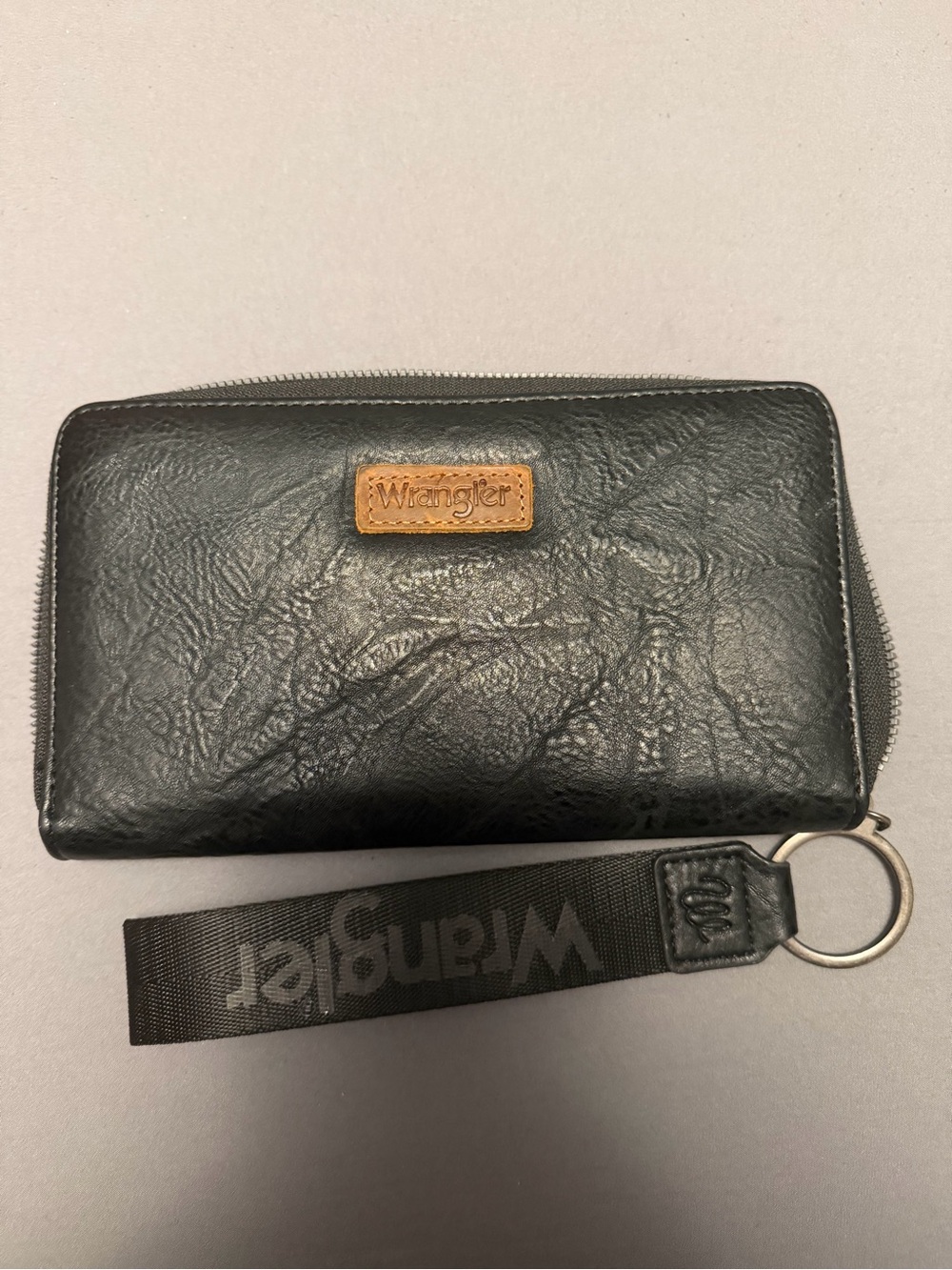 Wrangler Black Leather Zip Wallet with Wrist Strap